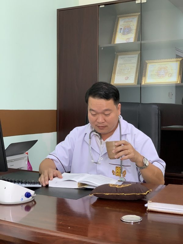 Sống lành mạnh, giữ nhịp sinh hoạt điều độ, quý trọng những điều nhỏ bé đó cũng là thuốc.